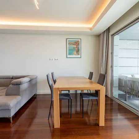 Bogi's By Lovelystay Funchal (Madeira)